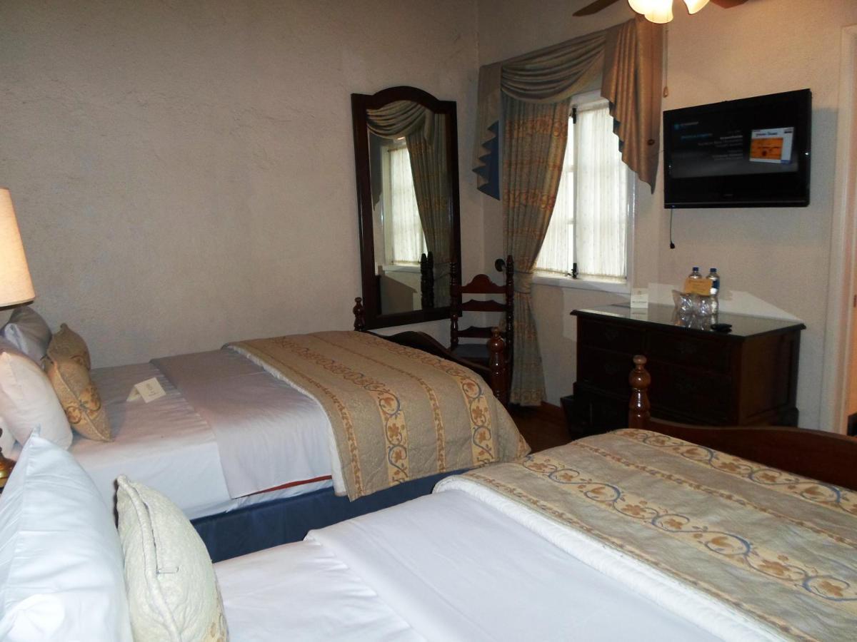 Virrey De Mendoza Hotel Morelia Szoba fotó