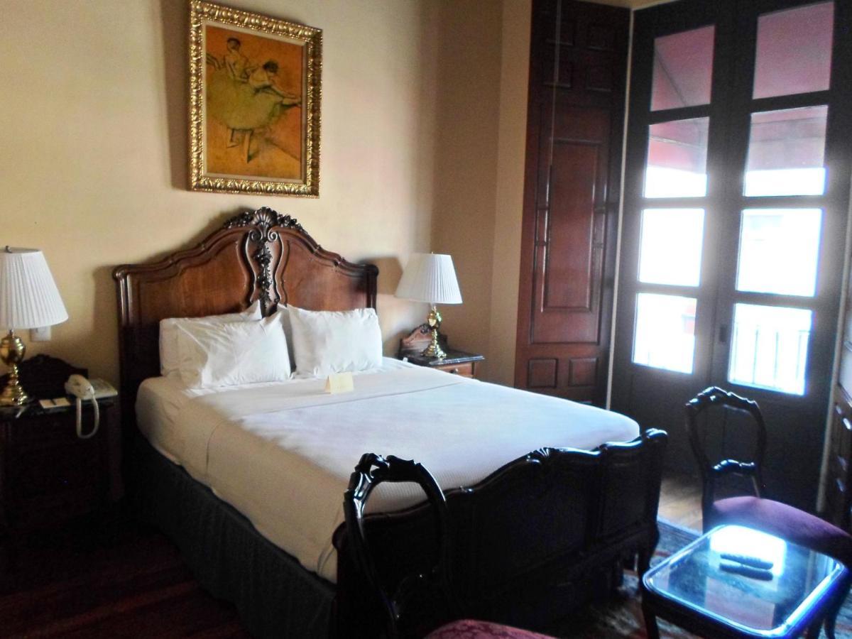 Virrey De Mendoza Hotel Morelia Szoba fotó